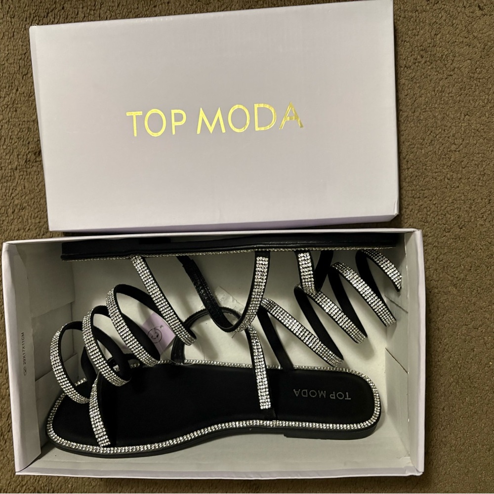 TOP Moda Black Chic Sandals